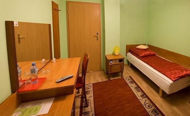 Pokoje Goscinne Akropol Poznan Exterior foto